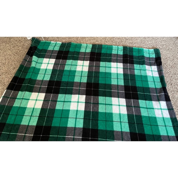 Plaid Fleece Throw Plush Blanket 58” x 47” EUC - Picture 2 of 5